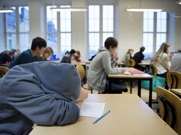 В Швеции задержали 12-летнего киллера: кто и как делает преступников из детей?