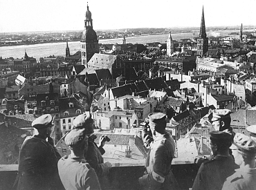 Немцы в Риге! Взорванные мосты, парад на Эспланаде, прибытие кайзера: фильм о событиях 1917 года