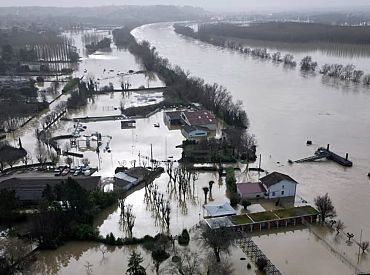 35 дней дождя и новый шторм: Юго-Запад Франции уходит под воду