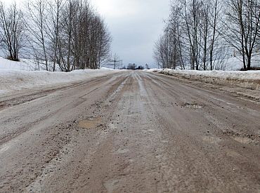LVC предупреждает о скользких гравийных автодорогах во время оттепели