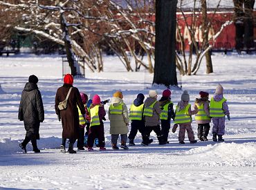 Savākts nepieciešamais parakstu skaits iniciatīvu iesniegšanai Rīgas domē pret 3 bērnudārzu slēgšanu