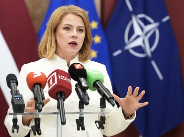 Силиня непотопляема: шестое требование о её отставке не собрало кворума