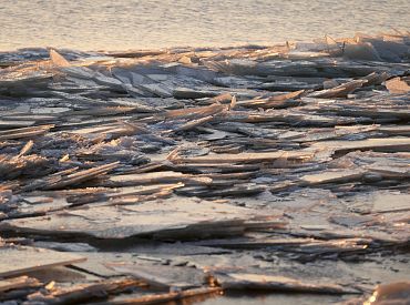 Рижский залив покрывается льдом; может ли он замёрзнуть совсем?