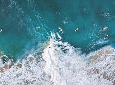 13-летний мальчик проплыл 4 километра в шторм и спас маму вместе с братом и сестрой!