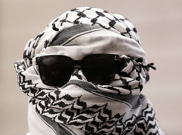 Шведы совсем озверели: кидают гранаты в центре Копенгагена. Или погодите… это не совсем шведы?