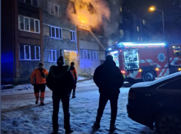 В результате пожара в Риге погиб человек: подробности (ВИДЕО)