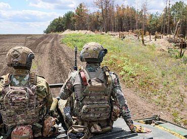 «Это уже начинает утомлять»: Посол ЛР в НАТО критикует очередной «сценарий захвата Балтии»