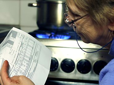 «Отмените хотя бы НДС на отопление!» — «Правительству чем дороже, тем выгоднее»: люди стали получать счета