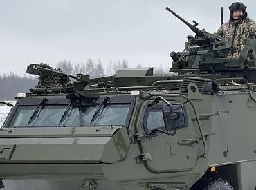 Латвийская Patria уже в бою. Машины используют и для штурма, и для логистики