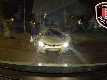 Не так припарковался у Центра для беженцев: полиция поймала водителя без прав