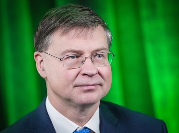 Домбровскис: стагфляционный шок может поразить ЕС, если затянется конфликт на Ближнем Востоке