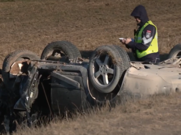 В тяжёлой аварии в Тукумском крае в пятницу пострадала семья с детьми