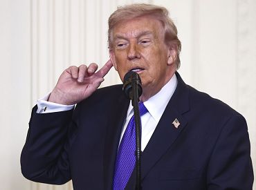 Militārais eksperts: Tramps ar karu Irānā iekļuvis paša izveidotā ekonomiskajā slazdā