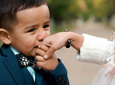 Поцеловал руку — получил приговор: суд в Испании резко меняет правила