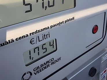 Дурят нашего брата! Рост цен на заправках связан не с войной в Иране, а с жадностью торговцев