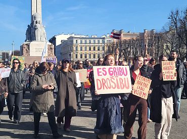 В Риге состоялось женское шествие солидарности (ФОТО)