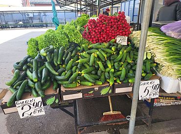 Требуют хорошо знать русский, а не латышский: нацактивисты в шоке от объявления о работе на рынке