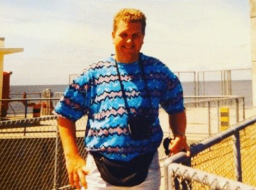 Сумка на поясе снова в моде? Интернет отмечает День поясных сумок!