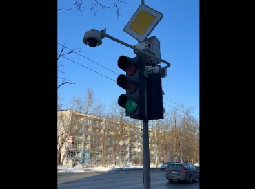 Светофор-ловушка в центре Риги? Полиция разъясняет нюансы (ВИДЕО)