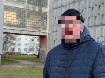 Самоудовлетворялся прямо у школы: жители Иманты «сняли морду на видео» (ФОТО)