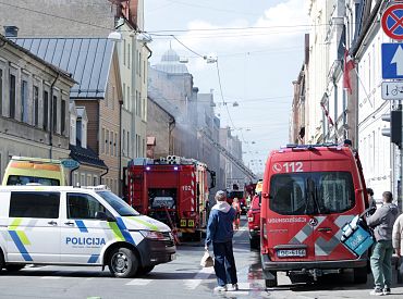 Большой пожар на Бруниниеку, огонь быстро распространялся, улица была перекрыта