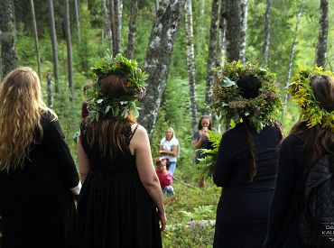 Notiks jau trešais Starptautiskais tradicionālās āra dziedāšanas festivāls DABĀ: Sāvienas pilskalnā