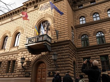 Того и гляди кирпич на голову упадёт: здание Сейма решено реконструировать