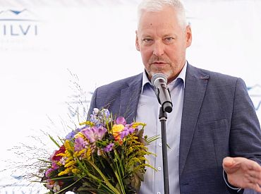 «О каком патриотизме там можно говорить?»  Шмитс о жизни в бедных регионах