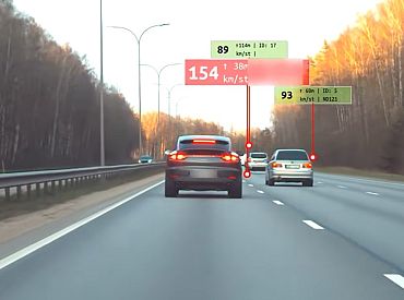 Porsche и Tesla попались на бешеной скорости под Ригой  (видео)