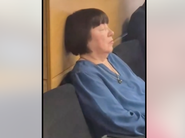 «Я не спала!» Ланга объяснила журналистам широко разлетевшееся видео