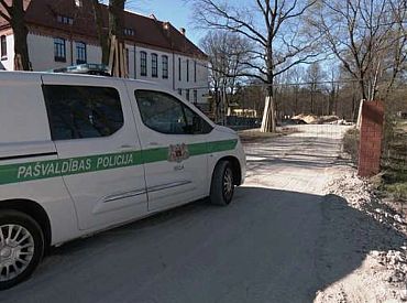 Во дворе рижской школы обнаружена бомба: дети и учителя эвакуированы