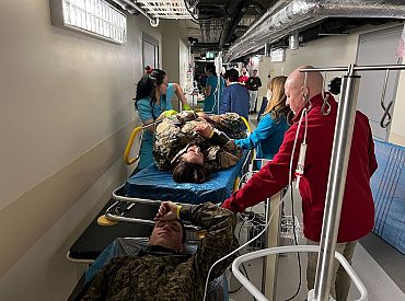 Взрыв, 80 раненых и час на спасение: медики учились войне