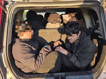 Пограничники поймали ещё двоих перевозчиков нелегалов