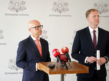 Валайнис снял с должности госсекретаря Министерства земледелия и раздал жёсткие ЦУ