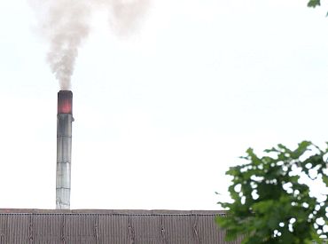 Мать в шоке: сын едва не потерял руку на неофициальной работе у брата