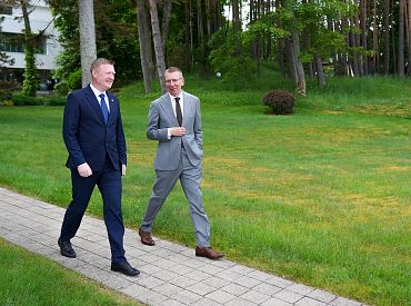 Rinkēvičs: Aizsardzības nozare efektīvi jāpielāgo drošības situācijai