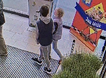 Вышли из магазина и пропали: два маленьких ребенка благополучно нашлись (Дополнено)