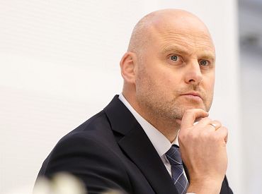 Кулбергс: нам нужно прекратить всё время выпрашивать деньги