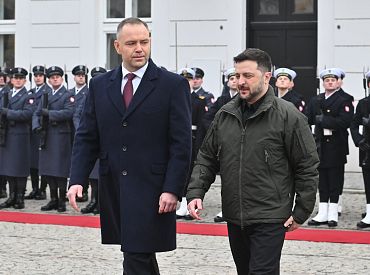 Президент Польши лишил Владимира Зеленского высшей награды своей страны: за что?