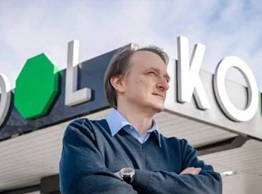 Peļņas cena: kāpēc “Forbes” triljoni ož pēc šaujampulvera un bērnu sviedriem