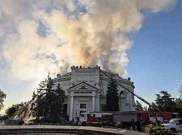 Здание панорамы «Оборона Севастополя» загорелось после удара дрона