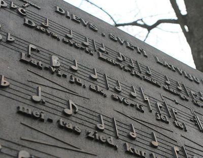 Дирижёр и политик возмущён: учителя не умеют петь гимн Латвии