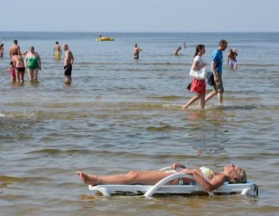Вода потеплела даже в море: где сегодня в Риге купаться?