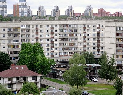 Клещи уже и в городских дворах: как защититься?