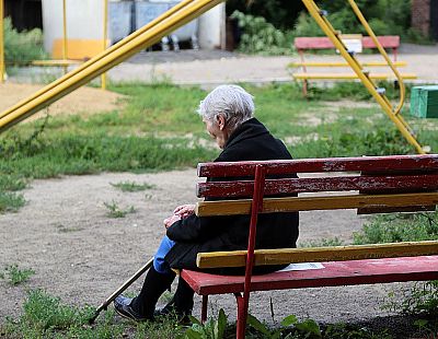 Полгода без денег: российские пенсионеры в Латвии так и не увидели свои пенсии