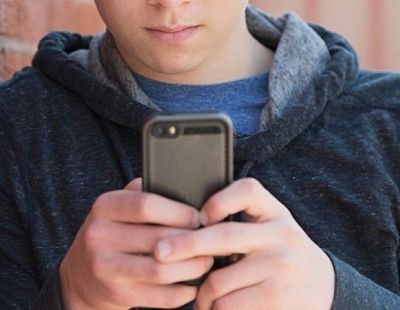 Koalīcijas partneri atbalsta rosinājumu ierobežot bērnu piekļuvi sociālajiem medijiem