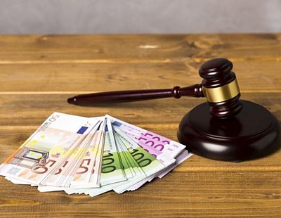 Prokurors Bondaru pārim lūdz piespriest 74 000 eiro sodu