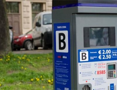 Первый час — бесплатно? Платная парковка в Риге подорожает, но обещают бонус