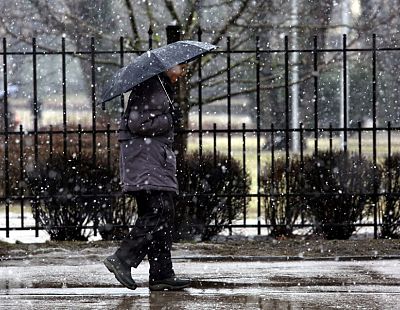 Кто соскучился по зиме? В субботу выпадет мокрый снег и похолодает