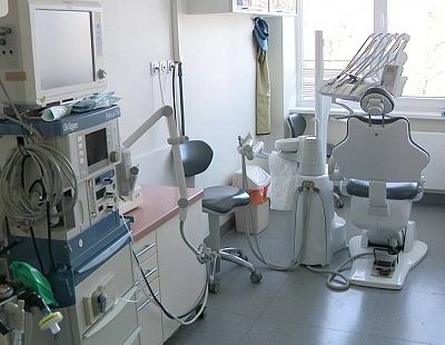 Pētījums: Gandrīz trīs ceturtdaļām bērnu Latvijā 12 gadu vecumā ir zobu bojājumi